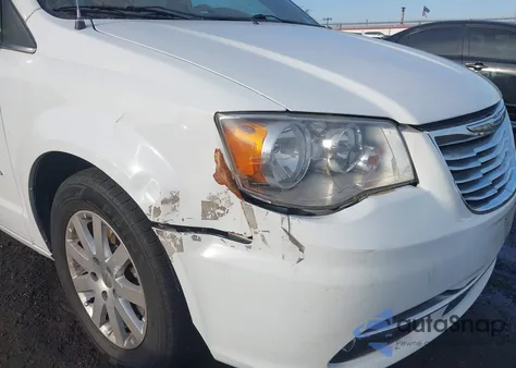 2015 Chrysler Town & Country Touring из США, поврежденный, VIN 2C4RC1BG0FR552501